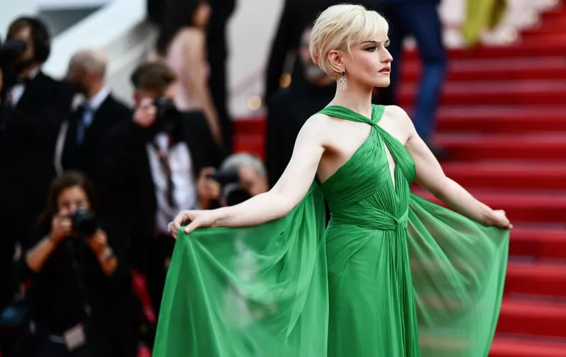 US actress Julia Garner arrives for the screening of the film "Asteroid City" during the 76th edition of the Cannes Film Festival in Cannes, southern France, on May 23, 2023. (Photo by CHRISTOPHE SIMON / AFP)