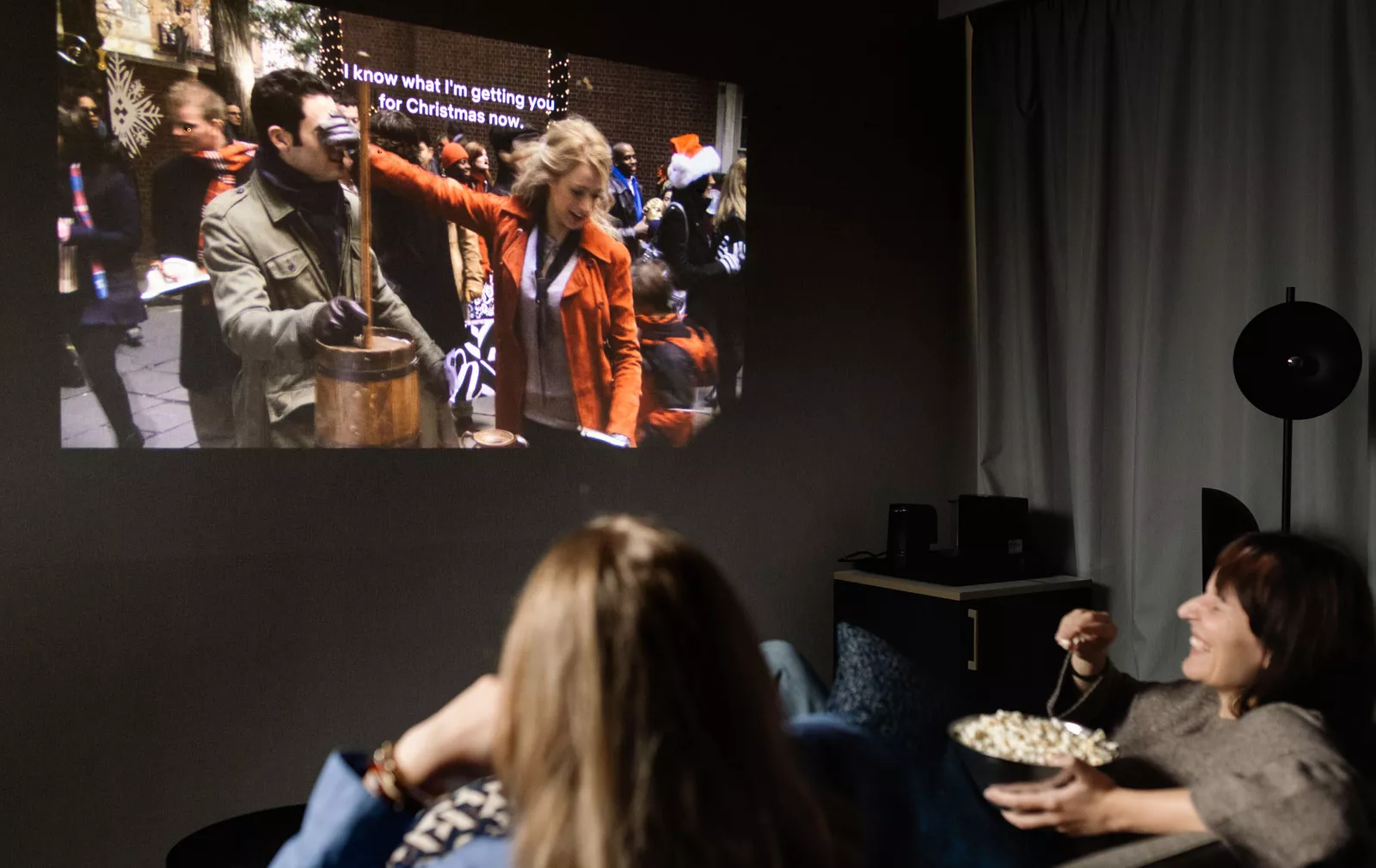 Oduvijek smo htjeli vlastito kućno kino, a ovaj projektor tu ideju pretvara u stvarnost