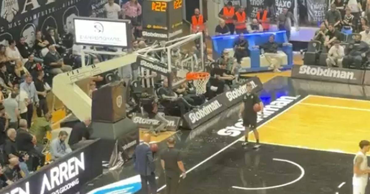 Video. Bizarne scene iz Eurokupa, utakmica je prekinuta jer su gosti primijetili da je koš prenizak