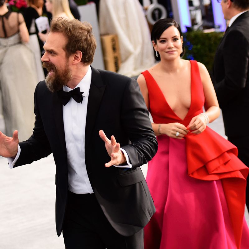 LOS ANGELES, CALIFORNIA - JANUARY 19: Actor David Harbour and singer Lily Allen attend the 26th annual Screen Actors Guild Awards at The Shrine Auditorium on January 19, 2020 in Los Angeles, California. (Photo by Chelsea Guglielmino/Getty Images)