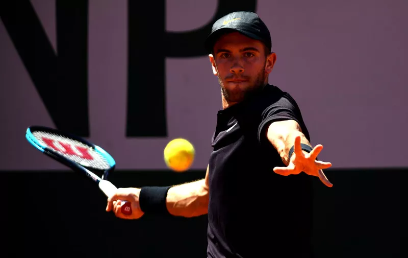 PARIS, FRANCE &#8211; JUNE 01: Borna Coric of Croatia plays a forehand during his mens singles third round match against Jan-Lennard Struff of Germany during Day seven of the 2019 French Open at Roland Garros on June 01, 2019 in Paris, France. (Photo by Clive Mason/Getty Images)