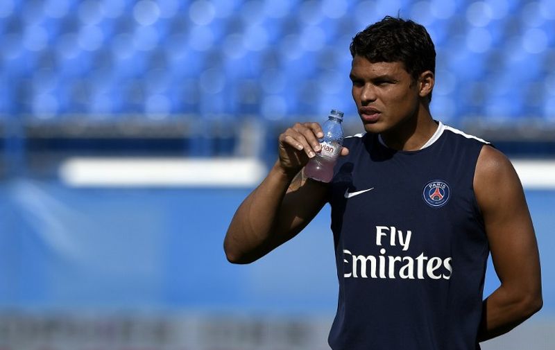 Paris Saint-Germain's Brazilian defender Thiago Silva drinks during a training session at Saputo stadium in Montreal on July 31, 2015 on the eve of the French Trophy of Champions football match against Lyon.  AFP PHOTO / FRANCK FIFE
