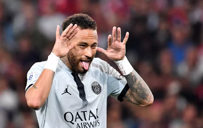 Paris Saint-Germain's Brazilian forward Neymar celebrates scoring his team's fifth goal during the French L1 football match between Lille OSC and Paris-Saint Germain (PSG) at Stade Pierre-Mauroy in Villeneuve-d'Asq, northern France on August 21, 2022. (Photo by DENIS CHARLET / AFP)