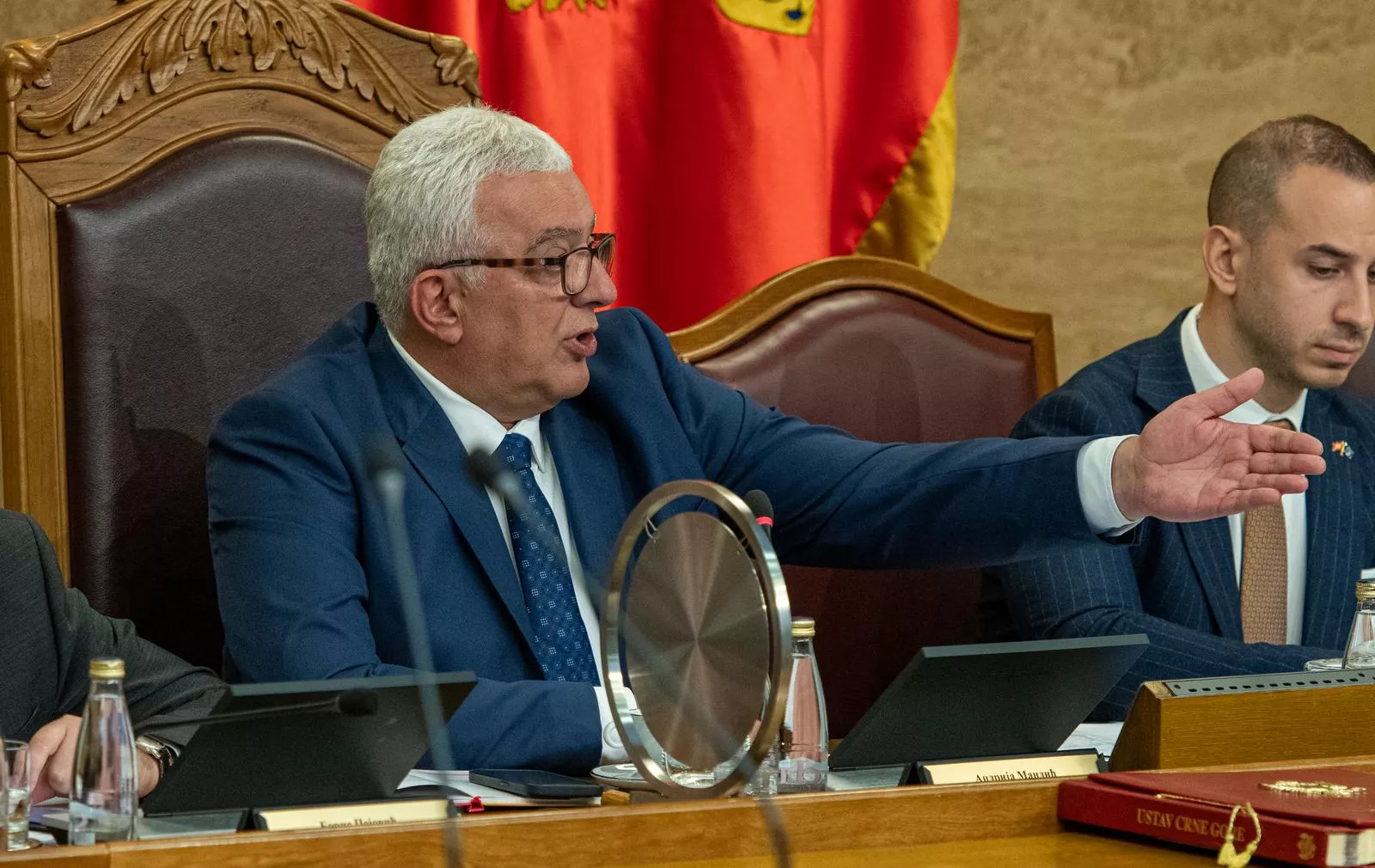 Kaos u crnogorskom parlamentu zbog sućuti Ratku Mladiću: vladajući nisu došli, oporba viče ‘pobježe’