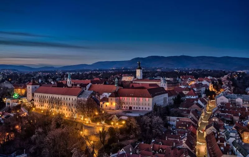 07.01.2017., Zagreb -  Pogled na grad sa vidikovca Zagreb eye na Trgu bana Jelacica. 
Photo: Davor Puklavec/PIXSELL