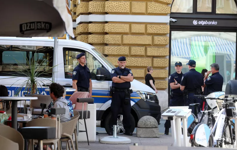 07.10.2023., Rijeka - Mnogobrojni policajci patroliraju gradskim ulicama uoci nogometnog Jadranskog derbija izmedju Rijeke i Hajduka. Photo: Goran Kovacic/PIXSELL