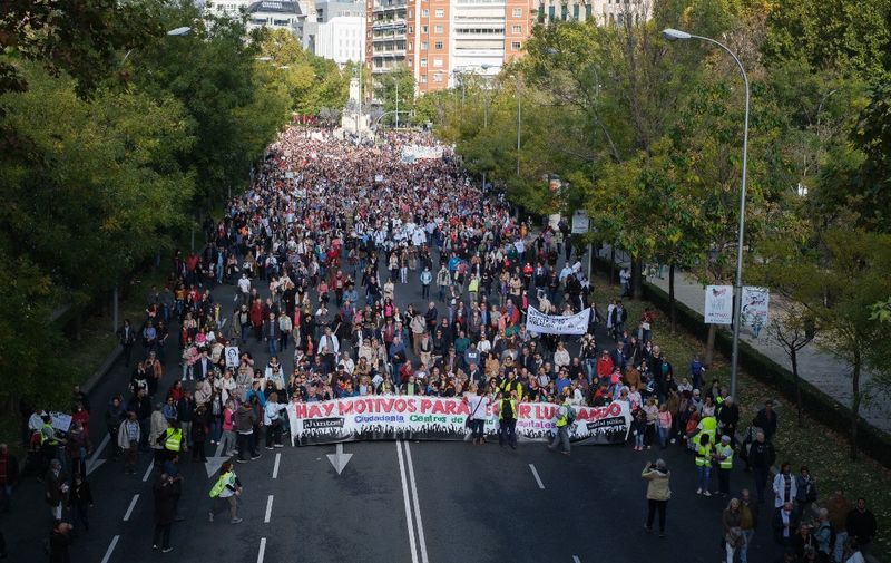 Thousands of people march during a demonstration against the dismantling of Primary Care, in the column that has left Nuevos Ministerios, on 13 November, 2022 in Madrid, Spain.  (Photo by Oscar Gonzalez/NurPhoto) (Photo by Oscar Gonzalez / NurPhoto / NurPhoto via AFP)