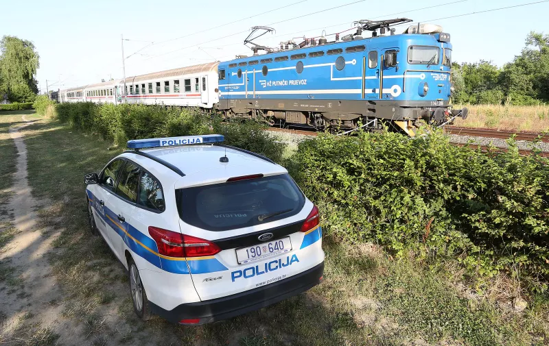 30.06.2019., Zagreb - Na pruznom prijelazu Trnava, vlak usmrtio biciklista. rrPhoto: Marko Prpic/PIXSELL