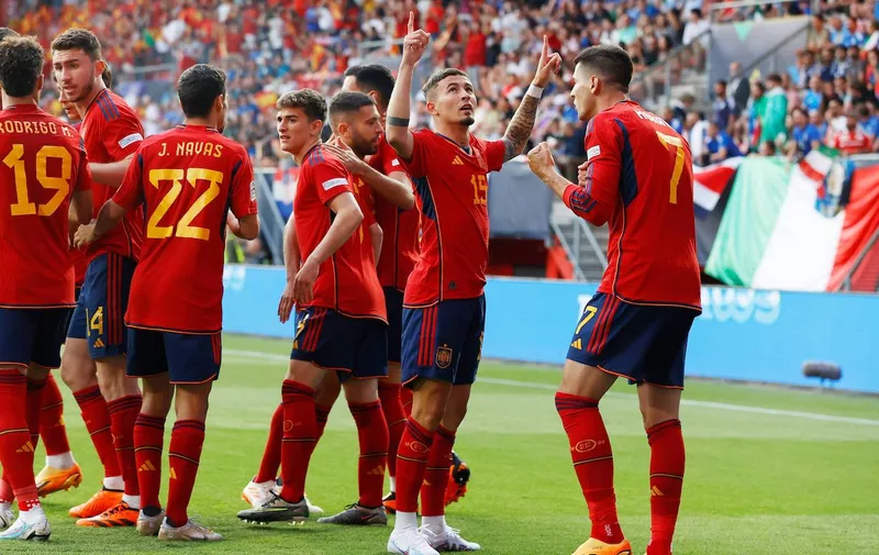 ENSCHEDE, 15-06-2023 , Stadium Grolsch Veste, Nations League semi final 2022/2023 between Spain and Italy, Spain Spain player Yeremy Pino celebrating his 1-0 Spain - Italy PUBLICATIONxNOTxINxNED x21337737x Copyright: