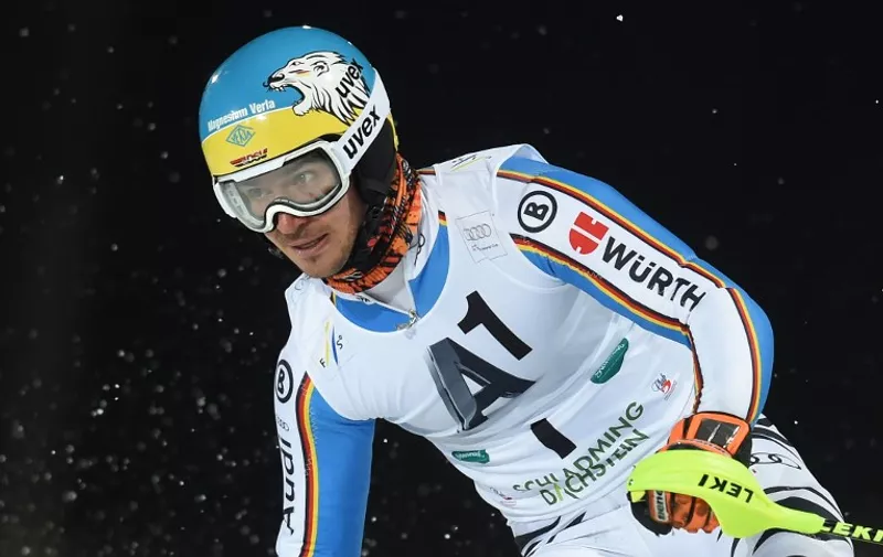 Germany's Felix Neureuther competes during the FIS Alpine Ski World Cup Men's nightrace Slalom first race on January 26, 2016, in Schladming, Austria. / AFP / Christof STACHE