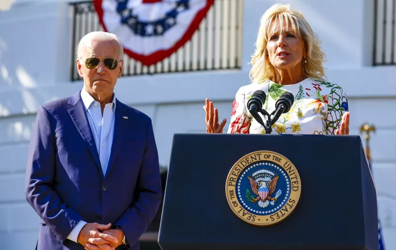 WASHINGTON, DC - JULY 04: U.S. first lady Jill Biden speaks as President Joe Biden looks on at the White House on July 04, 2022 in Washington, DC. The Bidens were hosting a Fourth of July BBQ and concert with military families and other guests on the south lawn of the White House.   Tasos Katopodis/Getty Images/AFP (Photo by TASOS KATOPODIS / GETTY IMAGES NORTH AMERICA / Getty Images via AFP)