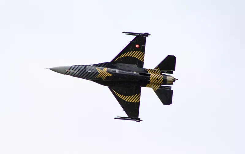 Turski F16