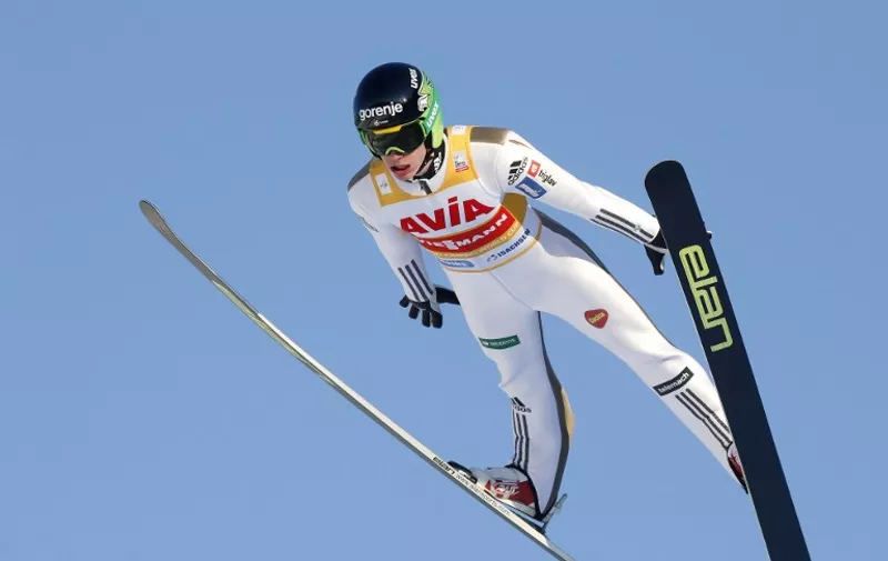 Peter Prevc from Slovenia soars through the air during the qalification for the FIS Ski Jumping World Cup Flying Hill competition in Vikersund, February 14, 2016. / AFP / NTB Scanpix / Terje Bendiksby / Norway OUT