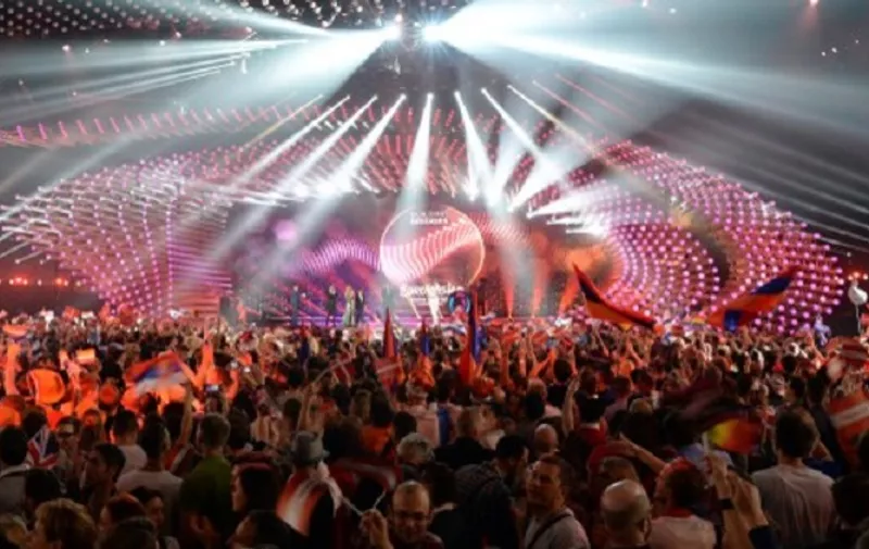 Viewers waiting for the beginning of the first Semi Final of the Eurovision Song Contest 2015 in Vienna, Austria, 19 May 2015. The grand final of the 60th annual Eurovision Song Contest (ESC) will take place on 23 May 2015. Photo: Julian Stratenschulte/dpa