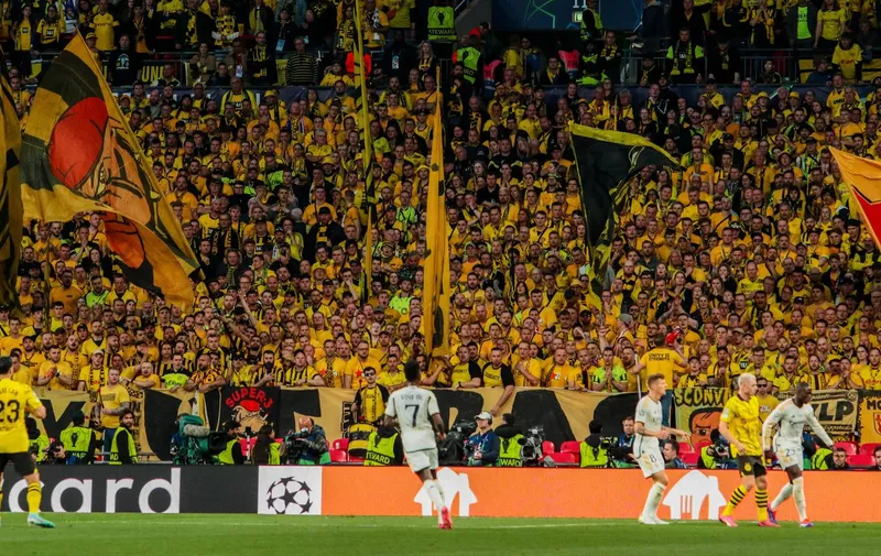 Borussia Dortmund fans during Final - Borussia Dortmund vs Real Madrid, UEFA Champions League football match in London, England, June 01 2024 PUBLICATIONxNOTxINxITA Copyright: xRaffaelexConti/IPAxSportx/xipa-ax/xx IPA_46736623 IPA_Agency_IPA46736623
