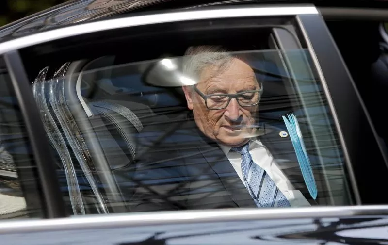 BELGIUM-EU-EXTRAORDINARY SUMMIT-MIGRANT TRAGEDY(15423) -- BRUSSELS, April 23, 2015 (Xinhua) -- European Commission President Jean-Claude Juncker arrives at the European Union (EU) extraordinary summit to discuss how to address the migratory pressures in the Mediterranean at the EU headquarters in Brussels, Belgium, on April 23, 2015. Only 28 migrants out of 700 seem to have survived by far after their boat capsized some 120 miles south of Lampedusa, Italy on Saturday night. (Xinhua/Zhou Lei) ?? Photo: XINHUA/PIXSELL