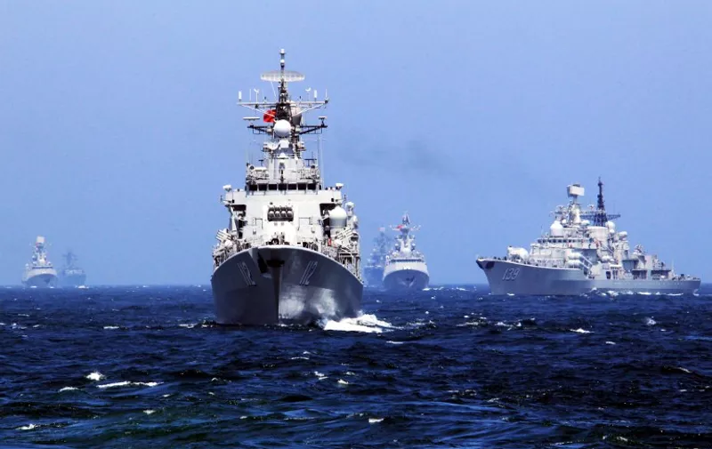 (140524) -- EAST CHINA SEA, May 24, 2014 (Xinhua) -- Chinese and Russian vessels gather at designated sea area during the China-Russia joint naval drill on East China Sea, May 24, 2014. The three-day drill "Joint Sea-2014" ended successfully on Saturday. The Chinese and Russian navies staged exercises, including joint escort drill, joint aircraft identification exercise and air defense and maritime assault drills.
  (Xinhua/Zha Chunming) (zgp)