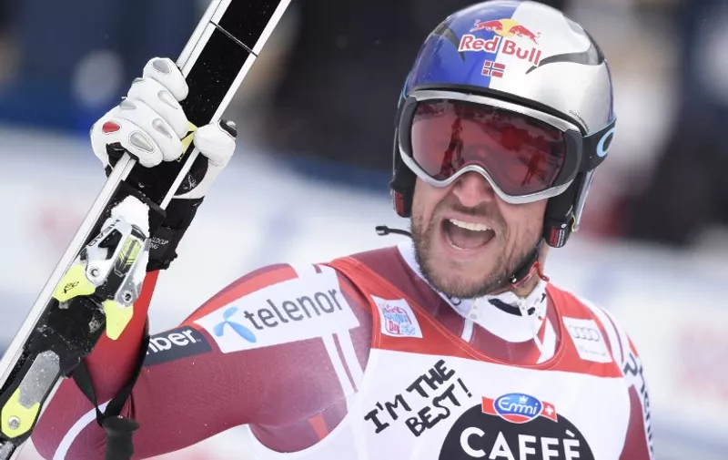 Norway's Aksel Lund Svindal reacts in the finish area of the Alpine skiing FIS World Cup mens downhill event on January 16, 2016 in Wengen.  AFP PHOTO / VALERIANO DI DOMENICO / AFP / VALERIANO DI DOMENICO