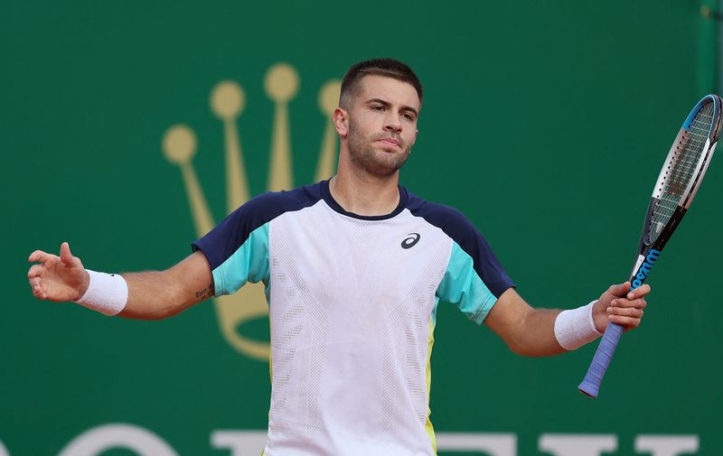 Tennis - ATP Masters 1000 - Monte Carlo Masters - Monte-Carlo Country Club, Roquebrune-Cap-Martin, France - April 11, 2022 Croatia's Borna Coric reacts during his first round match against Italy's Jannik Sinner REUTERS/Denis Balibouse