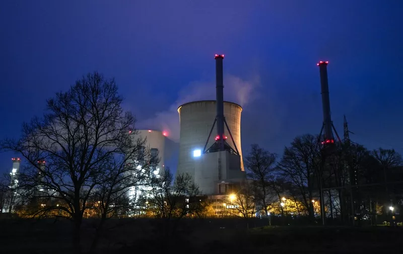 (FILES) In this file photo taken on January 12, 2022 a gas-fired power plant is pictured in Lingen, western Germany. - The German government on July 20, 2022 accused Russia of using the absence of a turbine as a pretext to limit gas deliveries via a key pipeline due to go back online this week. Russia's state-owned energy giant Gazprom has reduced flows to Germany via Nord Stream 1 by some 60 percent in recent weeks, blaming the absence of a Siemens gas turbine that was undergoing repairs in Canada. (Photo by Ina FASSBENDER / AFP)