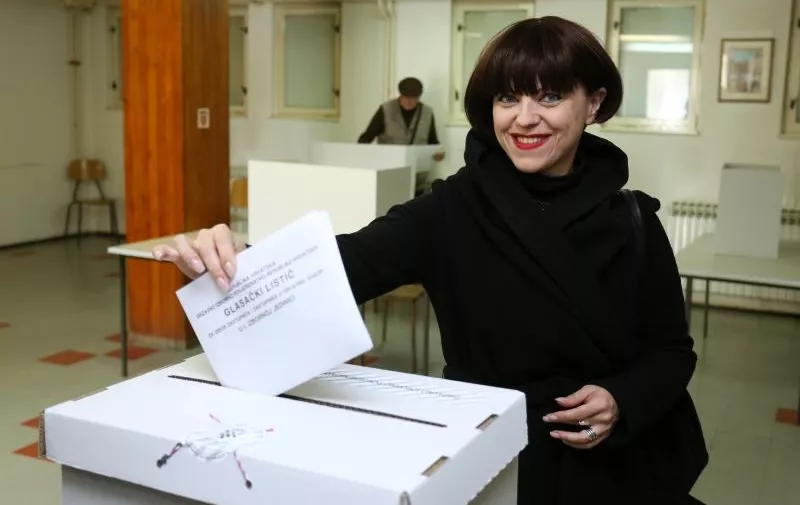 Predsjednica stranke ORaH Mirela Holy glasovala je na biračkom mjestu Uprava gradskih groblja u Zagrebu. Anto Magzan/PIXSELL