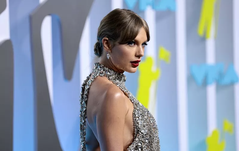 NEWARK, NEW JERSEY - AUGUST 28: Taylor Swift attends the 2022 MTV VMAs at Prudential Center on August 28, 2022 in Newark, New Jersey.   Dimitrios Kambouris/Getty Images for MTV/Paramount Global/AFP (Photo by Dimitrios Kambouris / GETTY IMAGES NORTH AMERICA / Getty Images via AFP)