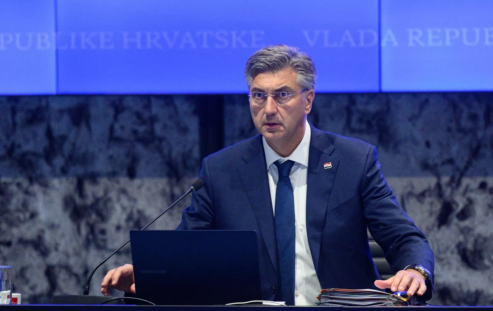 Plenković čestitao umirovljenicima njihov dan pa objašnjavao da zbog njega imaju duplo veće penzije