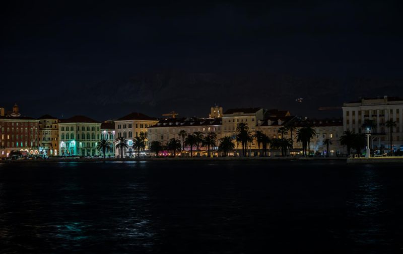 23.03.2024., Split - Na 1h kao i u ostalim vecim gradovima ugasena su svijetla kao doprinos za Planet Zemlju. Photo: Zvonimir Barisin/PIXSELL