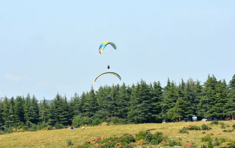 26.05.2018., Labinci - Paraglajderi uzivali u letenju iznad doline Mirne. Photo: Dusko Marusic/PIXSELL