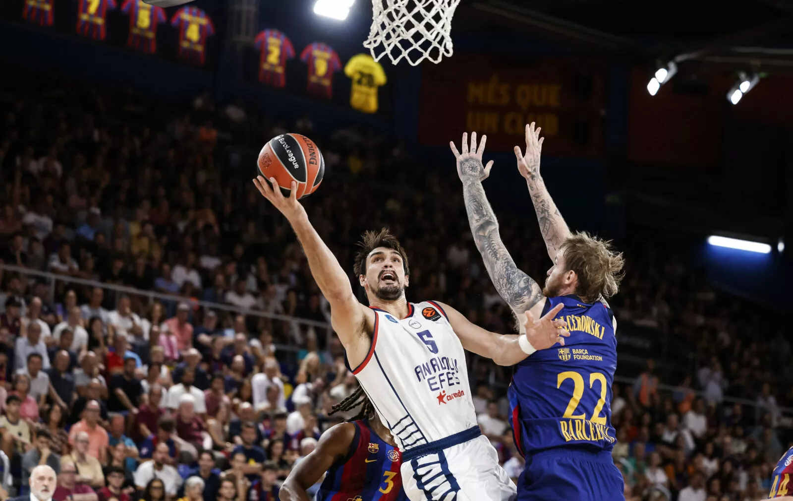 Dario Šarić upisao povratnički debi za Anadolu Efes. Bio je među najboljima na parketu