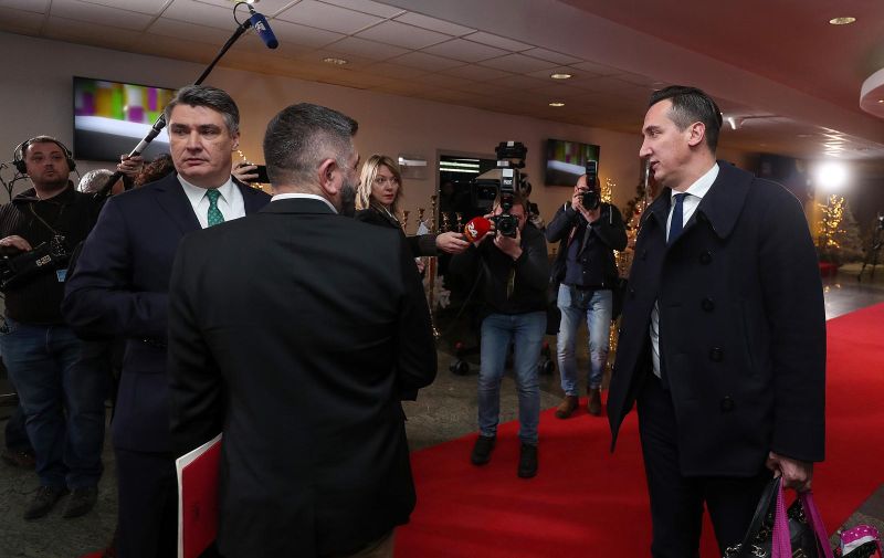02.01.2020., Zagreb - Suceljavanje predsjednickih kandidata na HTV televiziji. Zoran Milanovic i Kolinda Grabar-Kitarovic. Savjetnik Predsjednice Tomislav Madzar verbalno napao Zorana Milanovica pri odlasku sa suceljavanja.
Photo: Goran Stanzl/PIXSELL