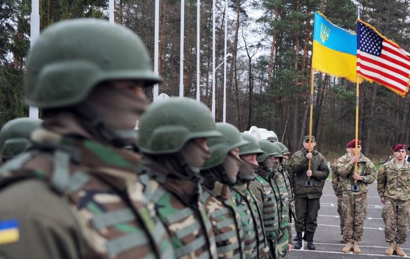 US and Ukrainian soldiers attend an opening ceremony of the joint Ukrainian-US military exercise &#8216;Fearless Guardian&#8217; at the Yavoriv training ground on April 20, 2015 in the region of Lviv. US paratroopers began training Ukrainian government forces who will fight pro-Russian separatists in the east, angering Moscow as the deadly conflict rumbles on in the [&hellip;]