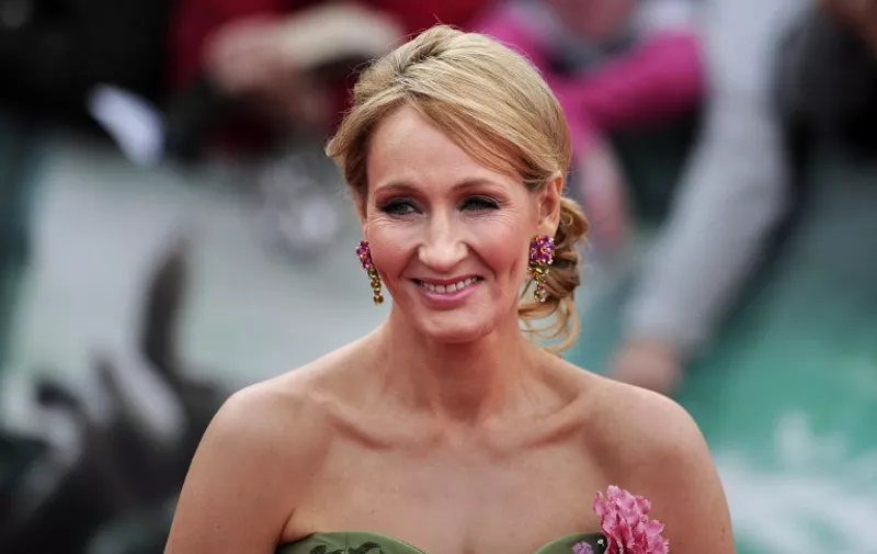 Harry Potter author J.K Rowling attends the world premiere of Harry Potter and the Deathly Hallows - Part 2 in central London on July 7, 2011.  Thousands of Harry Potter fanatics screamed for the stars of the epic movie series as they hit the London red carpet for the final film's world premiere.
AFP PHOTO / CARL COURT / AFP / CARL COURT