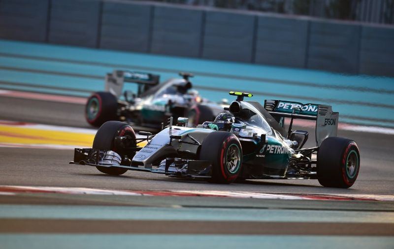 Mercedes AMG Petronas F1 Team's German driver Nico Rosberg races during the Abu Dhabi Formula One Grand Prix at the Yas Marina circuit on November 29, 2015. AFP PHOTO / ANDREJ ISAKOVIC / AFP / ANDREJ ISAKOVIC
