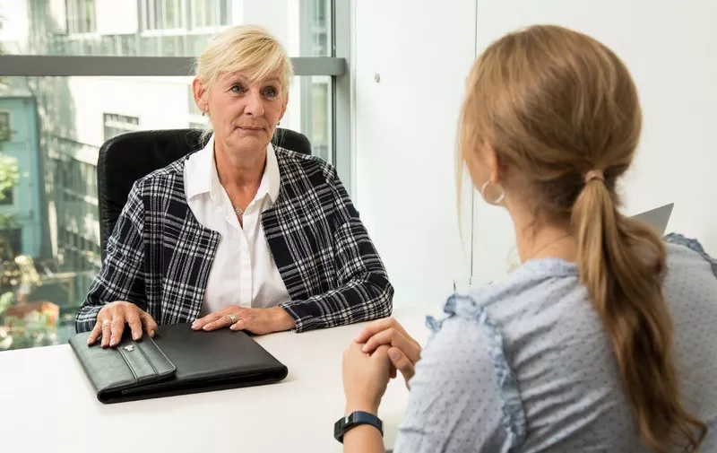 ILLUSTRATION - 29 August 2019, Hamburg: You have to take part - but employees are not entitled to an annual appraisal interview with their manager. Photo: Christin Klose/dpa-mag (Photo by Christin Klose / dpa-mag / dpa Picture-Alliance via AFP)