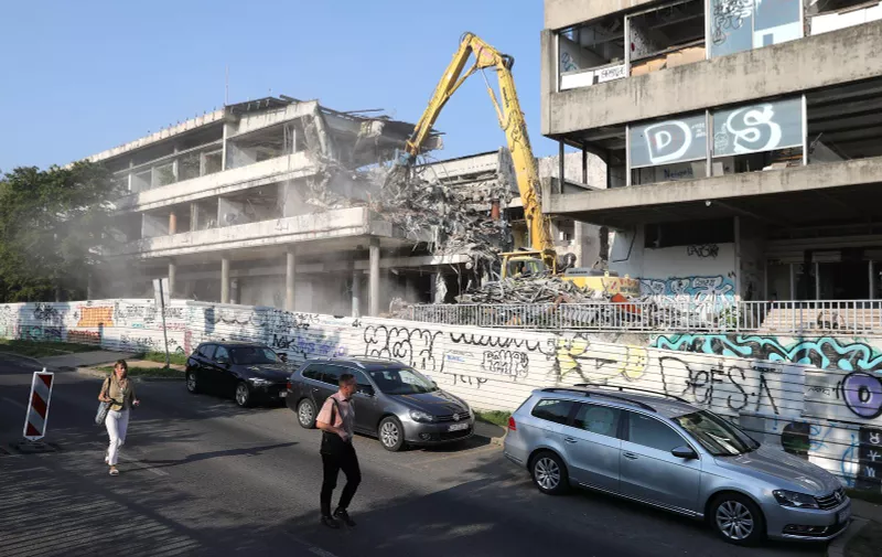 Radovi na rušenju stare zgrade Zagrebačke banke. Patrik Macek/PIXSELL