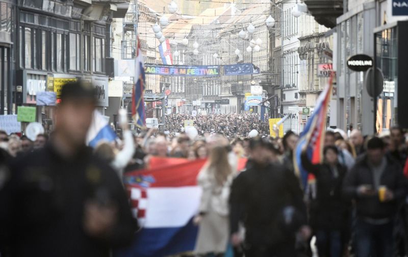 20.11.2021., Zagreb - Gradjanska udruga "Inicijativa prava i slobode" organizirala je prosvjed protiv COVID potvrda pod nazivom "ZAjedno za Slobodu" koji je krenuo s lokacije Trga Francuske Republike i krece se prema Trgu bana Josipa Jelacica.