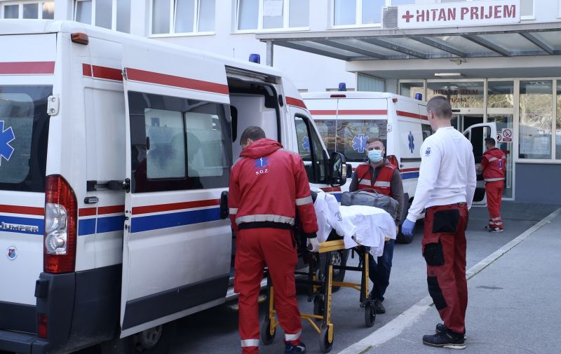 17.03.2020.,Split - Transport pacijenata iz bolnice Krizine prema bolnici Firule.
Photo:Ivo Cagalj/PIXSELL