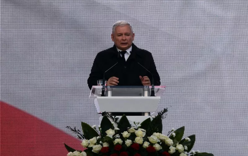 Opposition leader Jaroslaw Kaczynski, twin brother of the late president Lech Kaczynski, seen addresses hundreds of supporters gathered in front of the presidential palace during commemorations of the fifth anniversary of the plane crash that killed all 96 passangers, among them Lech Kaczynski and wife Maria in Warsaw, on April 10, 2015. Poles marked the [&hellip;]
