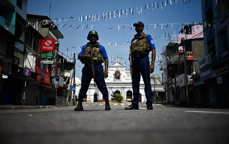 Security personnel stand guard near St. Anthony's Shrine in Colombo on April 24, 2019, three days after a series of bomb blasts targeting churches and luxury hotels in Sri Lanka. The toll in a series of suicide bomb blasts on Easter Sunday targeting hotels and churches in Sri Lanka has risen to 359, police said on April 24., Image: 427712505, License: Rights-managed, Restrictions: , Model Release: no, Credit line: Profimedia, AFP