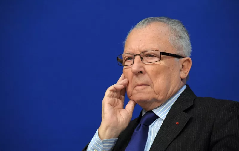 (FILES) Former European Commission Chief, French Jacques Delors, listens during a conference on the competitiveness of the French economy, at the Economy ministry in Paris, on November 6, 2012. Former EU Commission president Jacques Delors died on December 27, 2023, announced Lille's mayor and daughter Martine Aubry to AFP. (Photo by Eric PIERMONT / AFP)