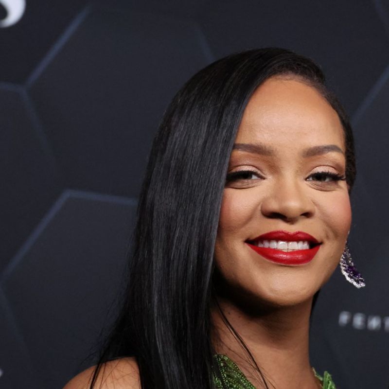 LOS ANGELES, CALIFORNIA - FEBRUARY 11: Rihanna poses for a picture as she celebrates her beauty brands fenty beauty and fenty skin at Goya Studios on February 11, 2022 in Los Angeles, California.   Mike Coppola/Getty Images/AFP (Photo by Mike Coppola / GETTY IMAGES NORTH AMERICA / Getty Images via AFP)