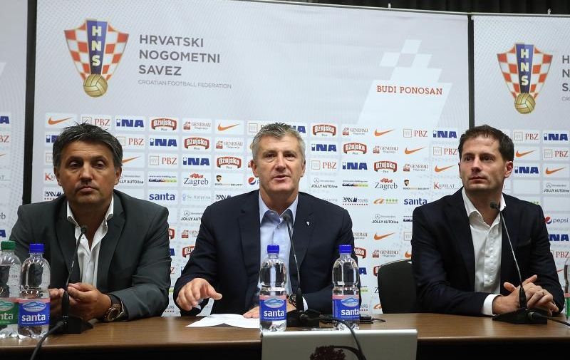 S lijeva na desno: Jozak, Šuker i glasnogovornik HNS-a Tomislav Pacak