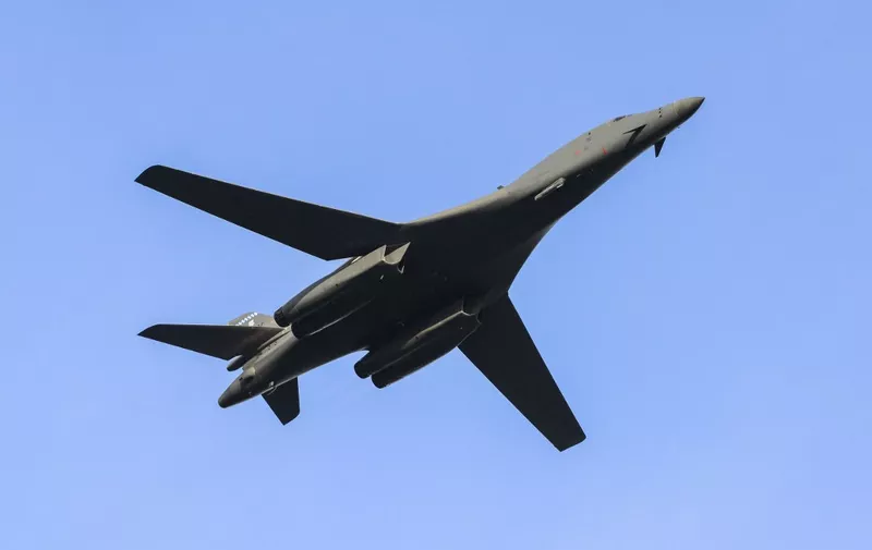 PASADENA, CALIFORNIA - JANUARY 02: United States Air Force B-1B Bomber from Dyess Air Force Base flies over the 134th Rose Parade Presented by Honda on January 02, 2023 in Pasadena, California.   Jerod Harris/Getty Images/AFP (Photo by Jerod Harris / GETTY IMAGES NORTH AMERICA / Getty Images via AFP)