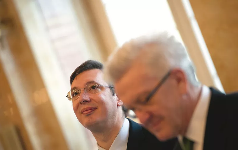 The Prime Minister of the Republic of Serbia, Aleksandar Vucic (L), and the State Premier of Baden-Wuerttemberg, Winfried Kretschmann (Green Party, R), stand in the New Palace in?Stuttgart,?Germany, 04 February 2015. PHOTO: MARIJAN?MURAT/dpa/DPA/PIXSELL