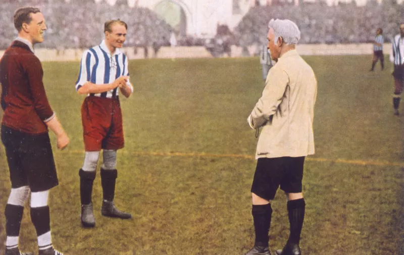 Football match between  Belgium and Czechoslovakia: tossing the coin        Date: 1920, Image: 116000204, License: Rights-managed, Restrictions: , Model Release: no, Credit line: Profimedia, Mary Evans Picture Librar