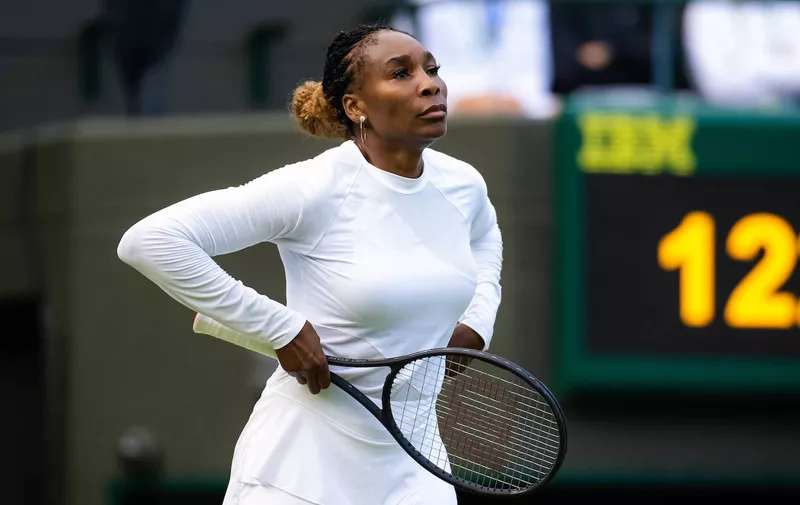 July 1, 2022, LONDON, GREAT BRITAIN: Venus Williams of the United States in action during the first round of mixed doubles at the 2022 The Championships Wimbledon Grand Slam tennis tournament LONDON GREAT BRITAIN - ZUMAa181 20220701_zaa_a181_108 Copyright: xRobxPrangex