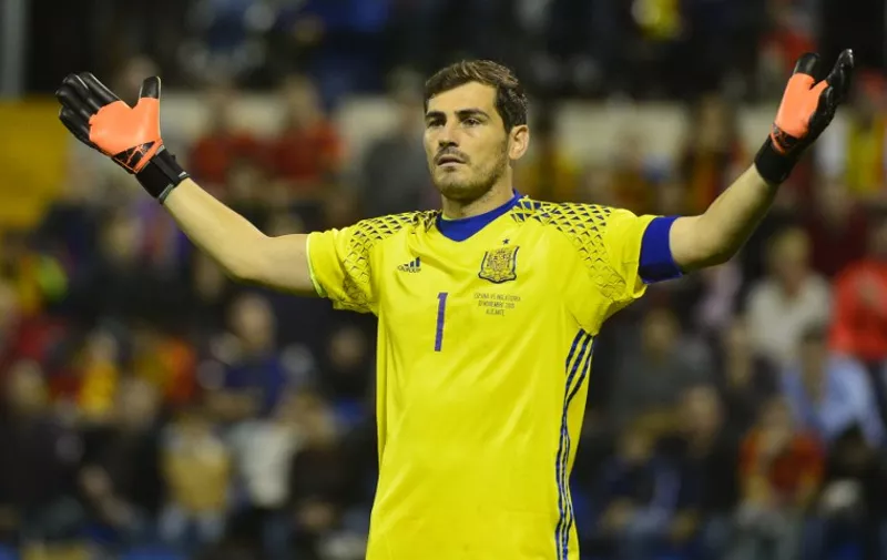 Spain's goalkeeper Iker Casillas reacts during the friendly football match Spain vs England at the Jose Rico Perez stadium in Alicante on November 13, 2015.   AFP PHOTO/ JOSE JORDAN / AFP / JOSE JORDAN