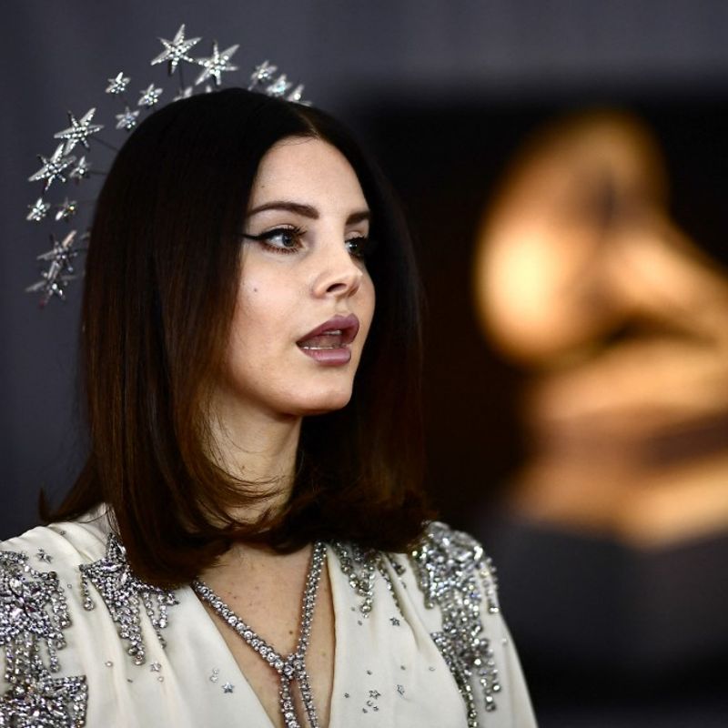 Lana Del Rey arrives for the 60th Grammy Awards on January 28, 2018, in New York. (Photo by Jewel SAMAD / AFP)