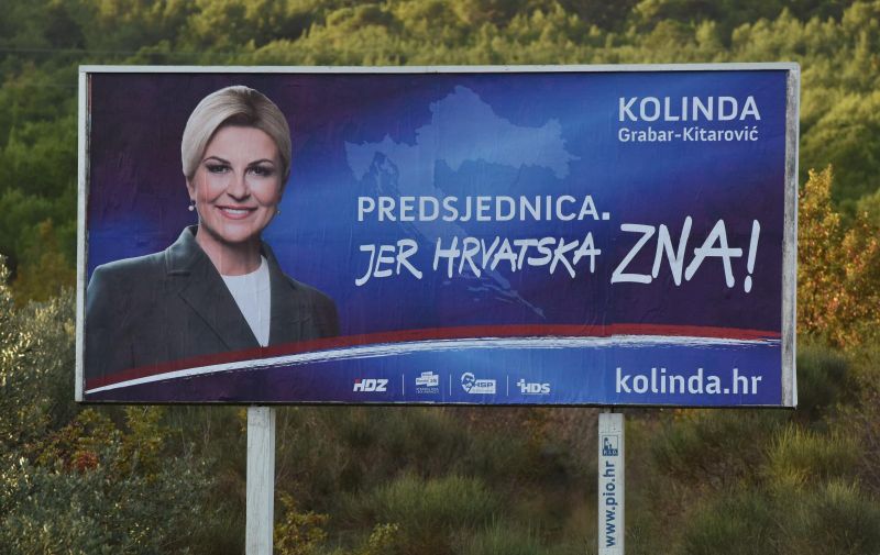 23.11.2019., Sibenik - Sibenik i okolica obljepljeni plakatima kandidatkinje i aktualne predsjednice RH Kolinde Grabar-Kitarovic.Photo: Hrvoje Jelavic/PIXSELL